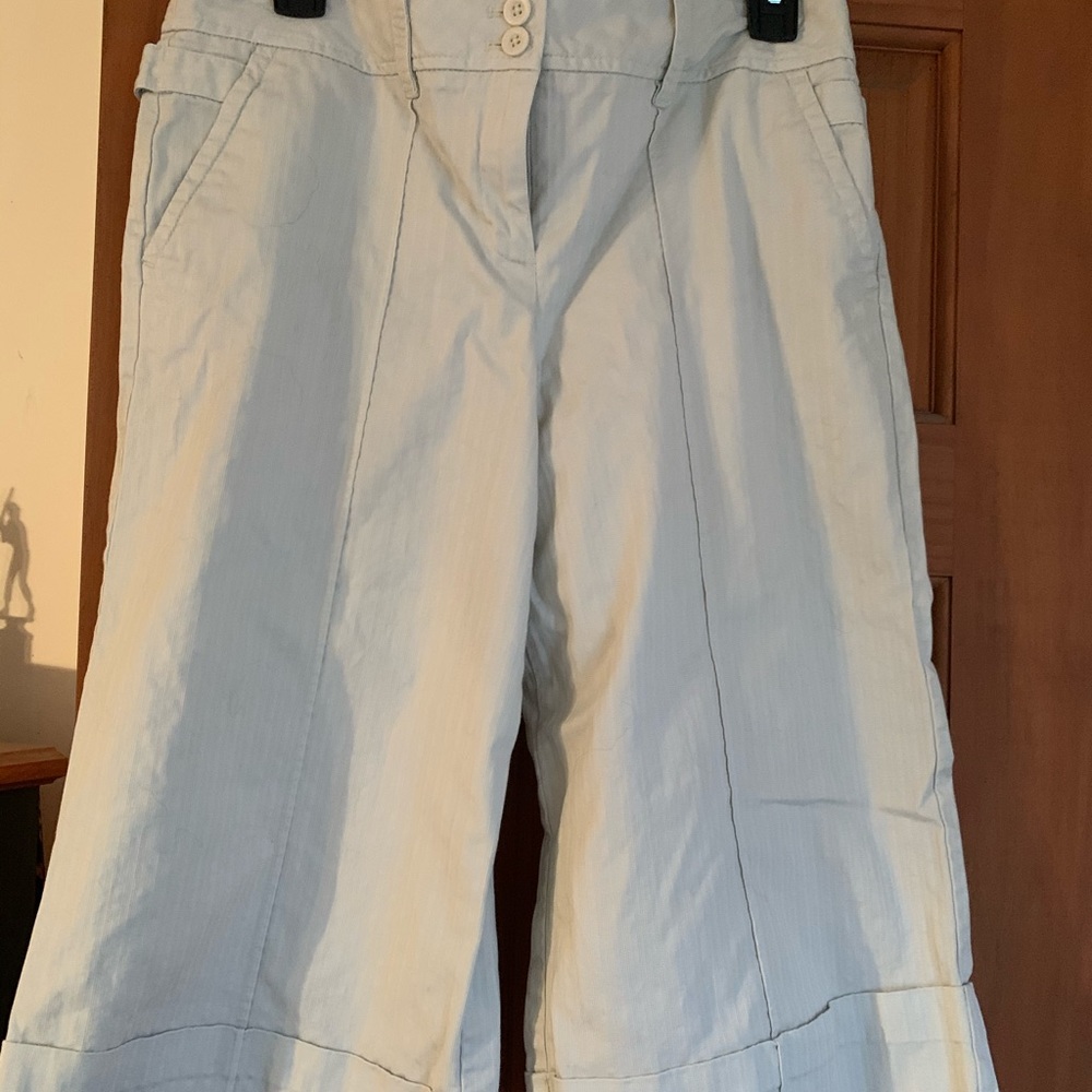 Knee length wide leg shorts